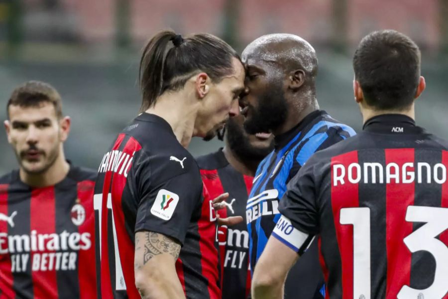 Vor der Pause gerät der Superstar mit Romelu Lukaku aneinander.