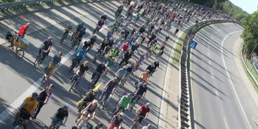 Fahrraddemo im Jahr 2019 auf der A648 bei Frankfurt