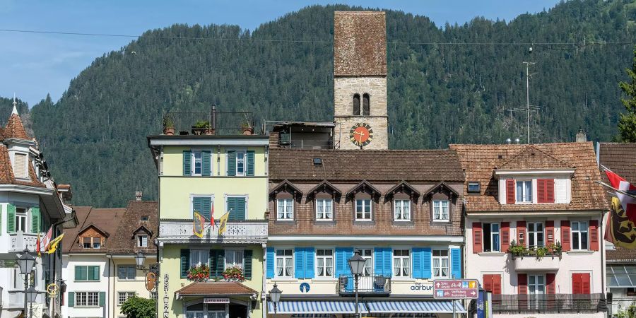 Blick aus dem Fenster des Pissoirs an der Marktgasse 65 auf Unterseen.