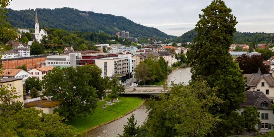 Aussicht über den Fluss Sihl und Adliswil.