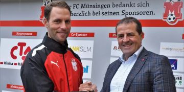 Handschlag Patrick Baumann Andreas Zwahlen_FC Münsingen