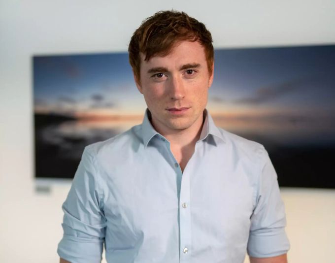 Gabriel Palacios ist Hypnosetherapie-Ausbilder, Bestsellerautor und Verleger. Palacios Relations GmbH