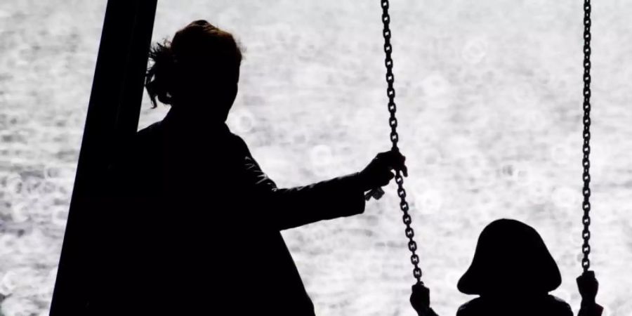 Eine Reform soll viele Frauen und vor allem Mütter aus der «Zweitverdienerinnenfalle» holen. (Archivbild). Foto: Christian Charisius/dpa
