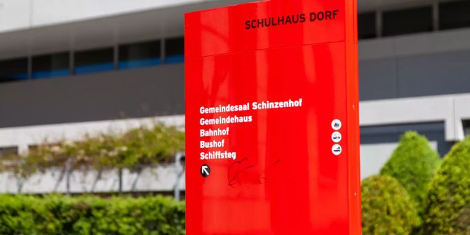 Schulhaus Dorf in Horgen. Schulhaus Dorf in Horgen.