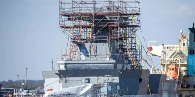 Ein Marineschiff vom Typ Meko 200 für Ägypten: Kairo ist mit grossem Abstand die Nummer eins unter den Empfängern der Rüstungsexporte. Foto: Sina Schuldt/dpa Ein Marineschiff vom Typ Meko 200 für Ägypten: Kairo ist mit grossem Abstand die Nummer eins unter den Empfängern der Rüstungsexporte. Foto: Sina Schuldt/dpa