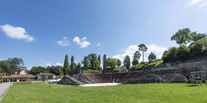 Das Augusta Raurica Amphitheater und Museum in Augst. Das Augusta Raurica Amphitheater und Museum in Augst.