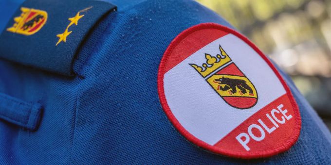 Badge der Kantonspolizei Bern in Biel fotografiert. Badge der Kantonspolizei Bern in Biel fotografiert.