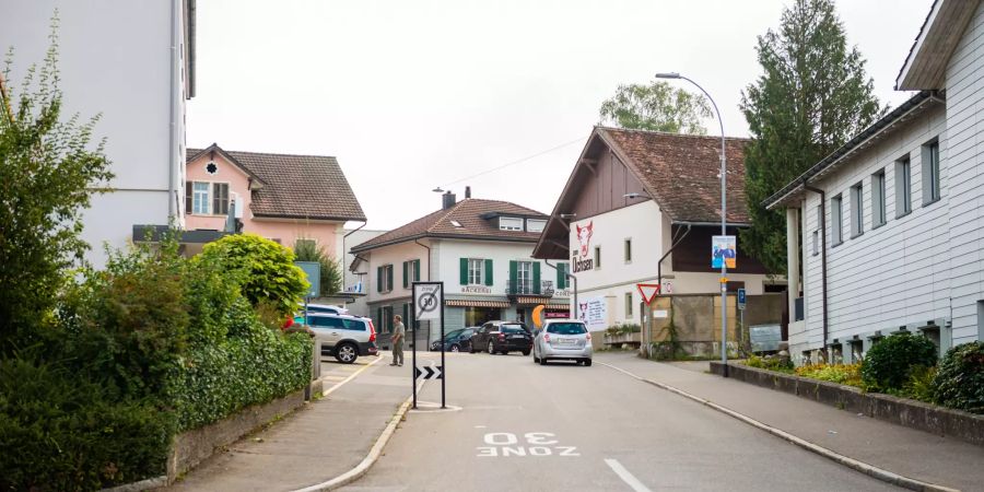 Dorfstrasse in der Gemeinde Schöftland.