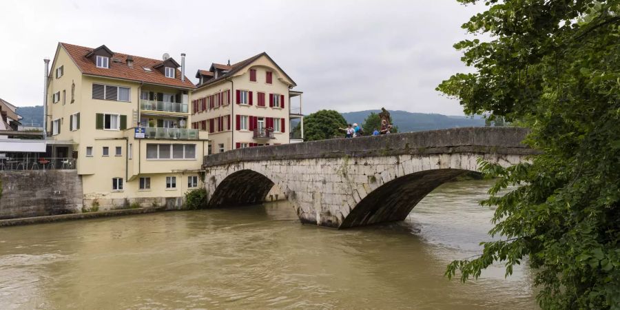 Die Nepomukbrücke ist das Wahrzeichen Dornachs am Eingang zum historischen Ortskern von Dornachbrugg.