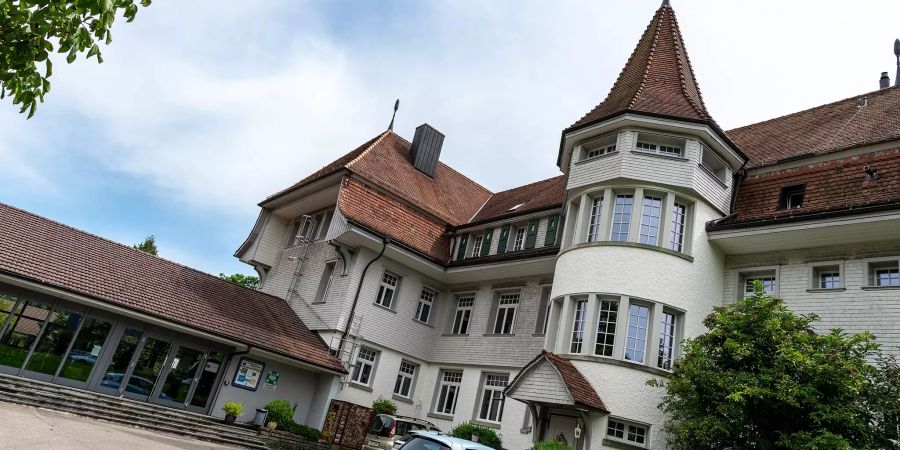 Das Schulzentrum Längenstein in Spiez.