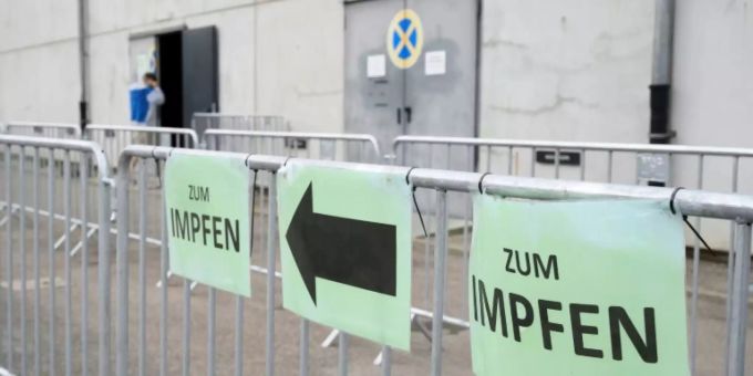Berlin - Stiko empfiehlt generelle Corona-Auffrischungsimpfung ab 18 Jahren