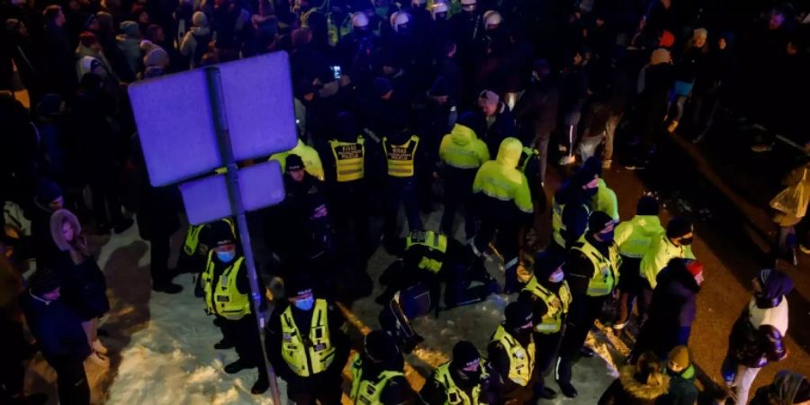 Verletzter Polizist bei Demonstration in Lettland