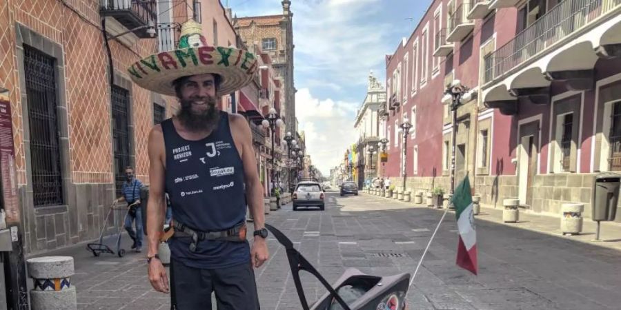 Extremsportler Jonas Deichmann will vom karibischen Cancún aus per Boot nach Portugal weiterfahren. Foto: ---/Ravir Film/dpa