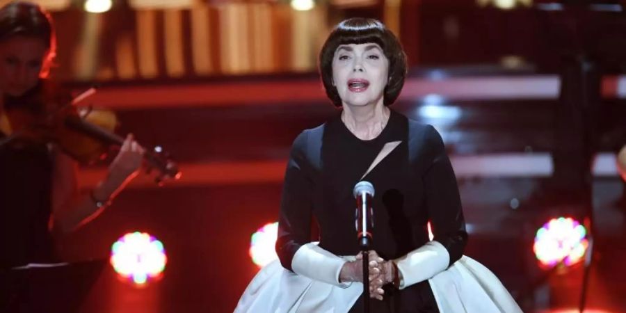 Arte zeigt die Doku «Mireille Mathieu - Singen, nur singen!». Foto: Tobias Hase/dpa