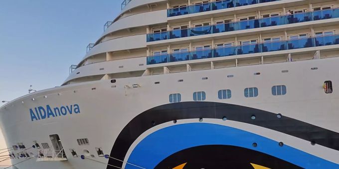 Das Kreuzfahrtschiff Aida Nova liegt im Kreuzfahrtterminal der portugiesischen Hauptstadt. Foto: Soeren Stache/dpa-Zentralbild/dpa Das Kreuzfahrtschiff Aida Nova liegt im Kreuzfahrtterminal der portugiesischen Hauptstadt. Foto: Soeren Stache/dpa-Zentralbild/dpa