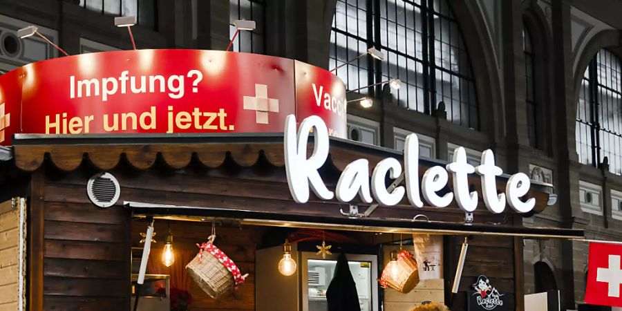 Impfoffensive mit Raclette: Das Impfdorf im Hauptbahnhof Zürich.