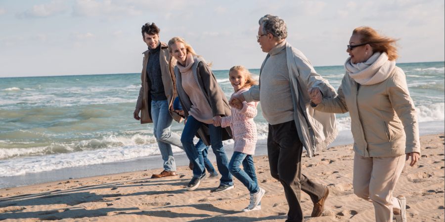 Familie, Strand, Generationen, Laufen, Glück, Lachen