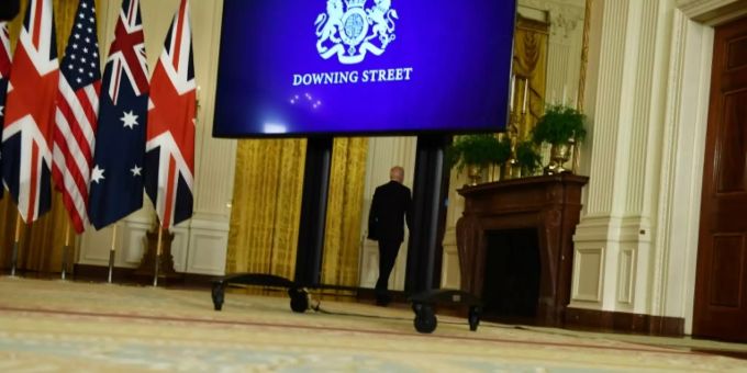 US-Präsident Joe Biden verlässt die Pressekonferenz zum Sicherheitsbündnis US-Präsident Joe Biden verlässt die Pressekonferenz zum Sicherheitsbündnis