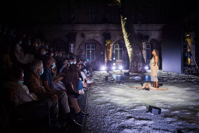 Eine Szene aus «La Dernière Nuit du monde». Theaterfestival Avignon