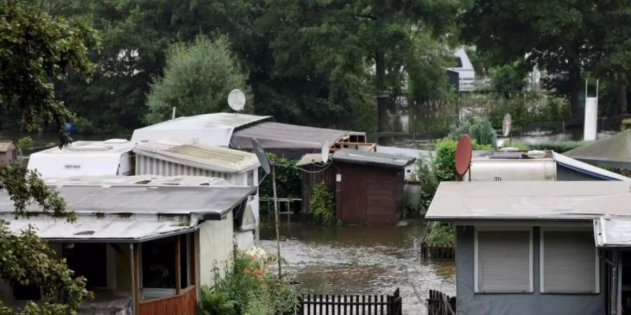 Nach Schätzungen des BVCD sind vier Campingplätze in Nordrhein-Westfalen und elf in Rheinland-Pfalz so verwüstet, dass sie auf unbestimmte Zeit nicht öffnen können. Foto: Oliver Berg/dpa
