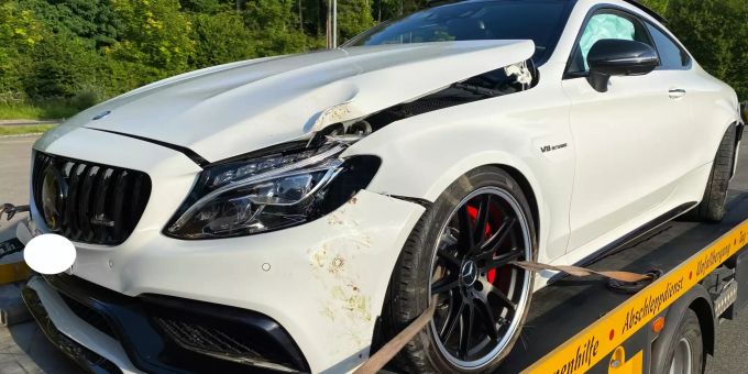 Stadt Schaffhausen - Alleinunfall durch Junglenker