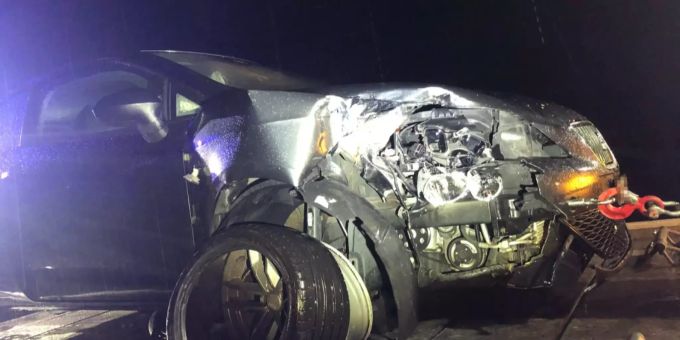 Das Auto erlitt Totalschaden.