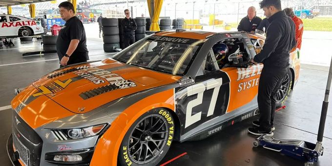 Jacques Villeneuve will bei der diesjährigen Daytona 500 dabei sein. Dafür trainiert er nun auch dementsprechend. Daytona 500