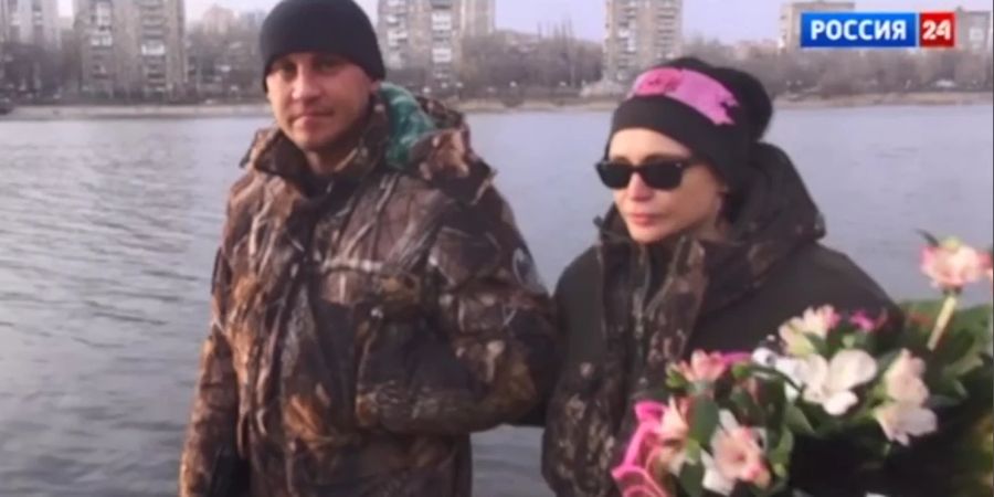 Starikova ist die Ehefrau von Alexander Ogrenich, der seit 2014 über 100 Ukrainer getötet haben soll.