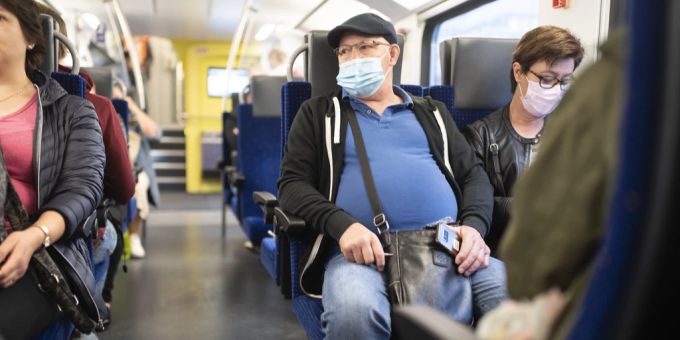 Die SBB brauchen Zeit, um die Masken-Durchsage ganz zu entfernen. (Symbolbild) zvv coronavirus