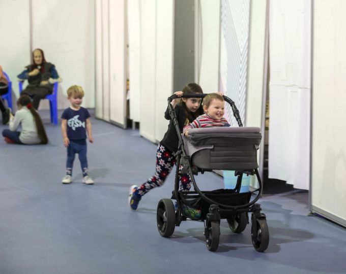 Geflüchtete Kinder in einem vorübergehenden Flüchtlingslager in Kischinau, Moldawien, 24. März 2022. Moldawien Flüchtlinge Ukraine