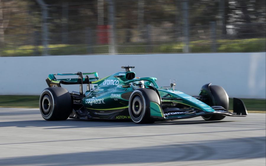 Sebastian Vettel (Aston Martin) beim Vorsaison-Test der Formel 1 in Barcelona.