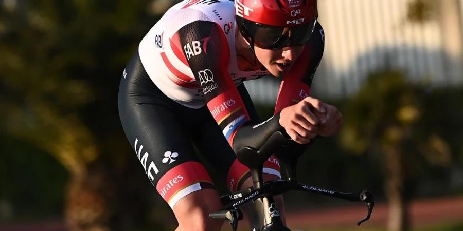 Auf der Fernfahrt Tirreno-Adriatico hat Tadej Pogacar vom UAE Team Emirates nach der vierten Etappe die Gesamtführung übernommen. Foto: Fabio Ferrari/LaPresse/AP/dpa