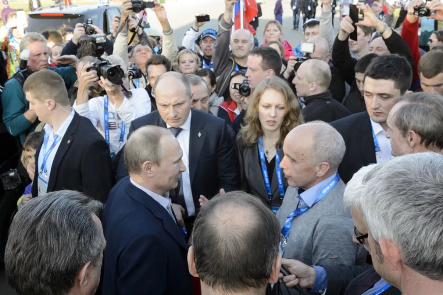 Bundesrat Ueli Maurer trifft den russischen Präsidenten Wladimir Putin während dessen Besuchs im «House of Switzerland» während den Winterspielen in Sotschi 2014.