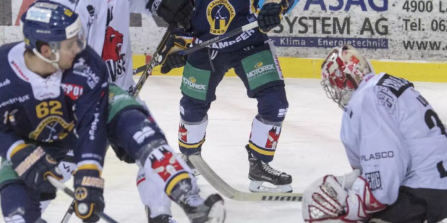 Giacomo Dal Pian (hinten/Nummer 12) glänzte mit einem Tor und einer Vorlage beim 3:0-Sieg von Langenthal über Olten