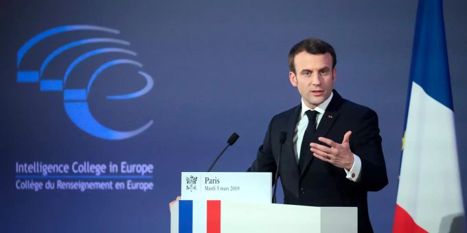 Frankreichs Präsident Emmanuel Macron spricht während der Abschlusssitzung des «Intelligence College in Europe»-Treffens im französischen Aussenministerium. Emmanuel Macron Appell Europa