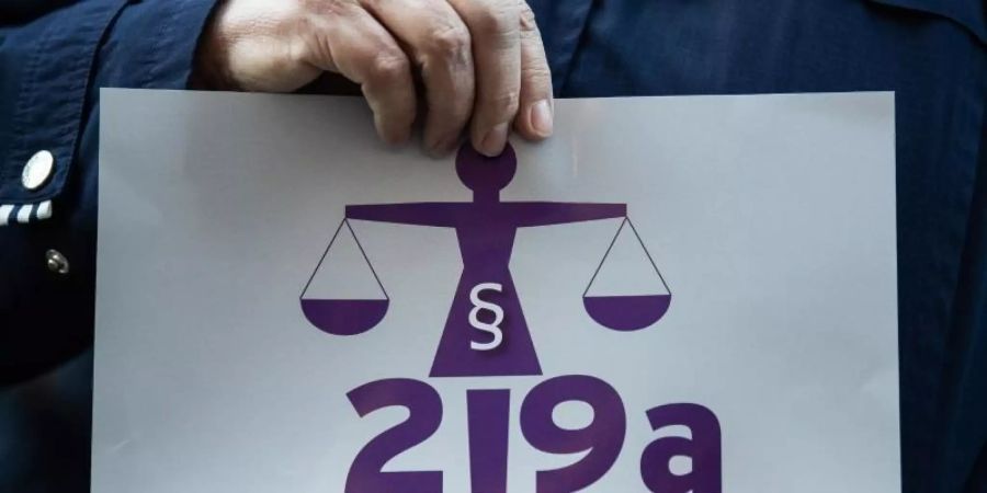 Durch die Vereinbarung in der Koalition zu Paragraf 219a sollen Schwangere sich leichter als bisher über die Möglichkeiten einer Abtreibung informieren können. Foto: Silas Stein