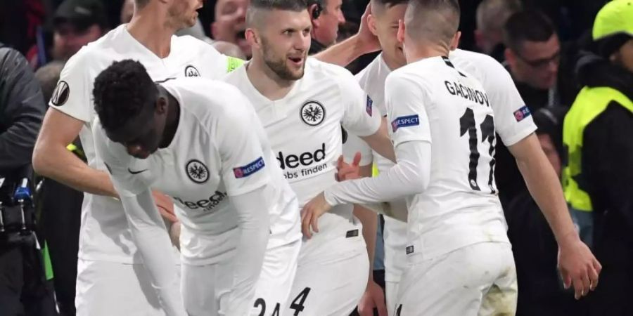 Finanziell hat sich die Europa League für Frankfurt gelohnt: Zu den Prämien kommen Einnahmen aus dem TV-Marktpool, dem Kartenverkauf und dem Marketing. Foto: Arne Dedert