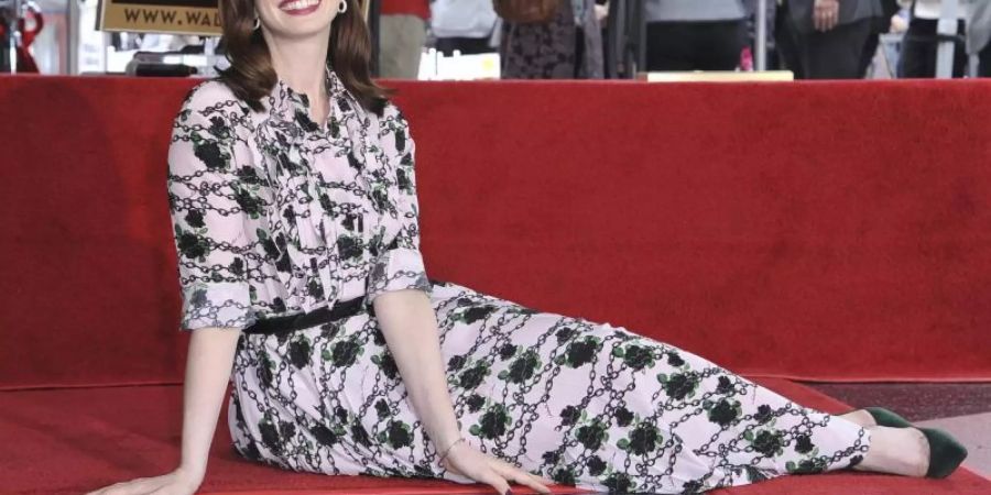 Anne Hathaway hat ihren Stern auf dem Hollywood Walk of Fame. Foto: Richard Shotwell/Invision/