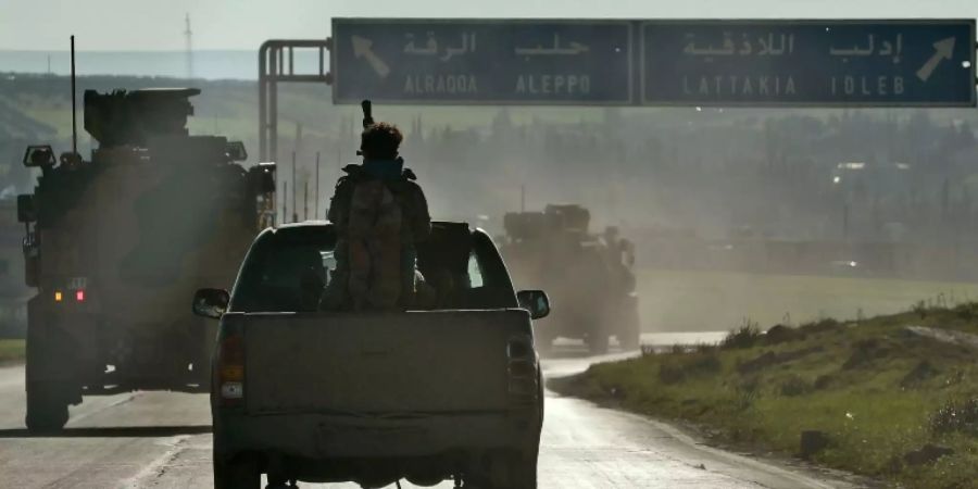 Eine Patrouille in der Nähe von Aleppo