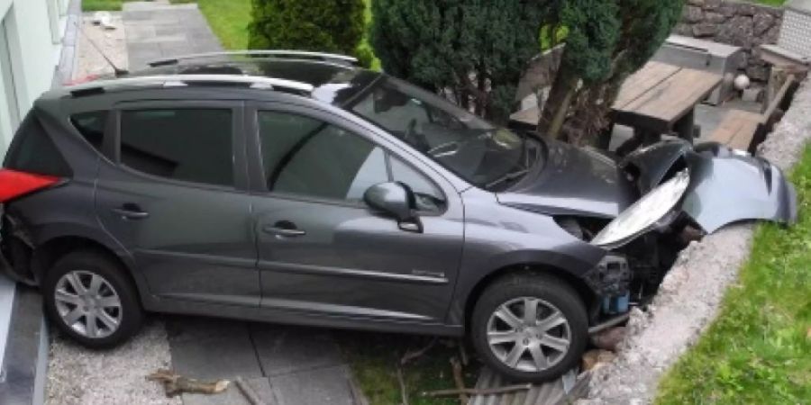 Vom Besitzer vermisst und gestohlen gemeldet: Ein Auto, das sich in Goldau selbständig gemacht hat.