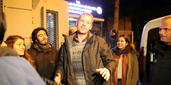Ankara - Österreicher Zirngast muss wegen Terrorvorwürfen in der Türkei bleiben