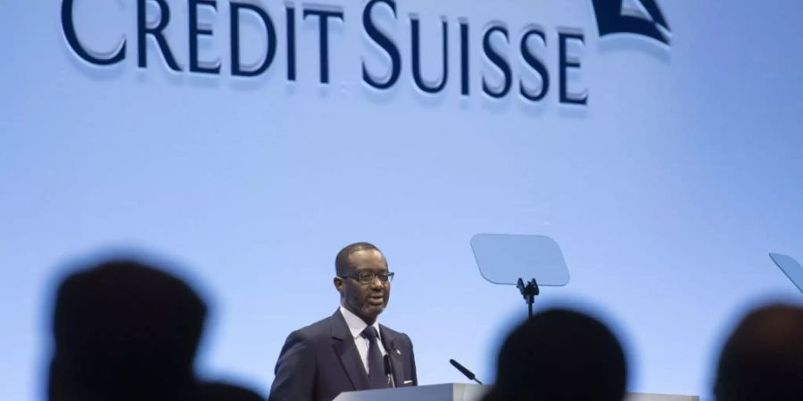 Viele Kleinaktionäre an GV der Credit Suisse - Löhne und Boni kritisiert.