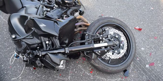 Ebikon LU - Motorradfahrer bei Auffahrkollision erheblich verletzt