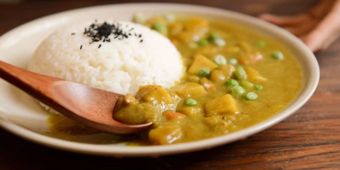 Schweizer stehen wegen des Coronavirus offenbar vermehrt auf Curry-Gerichte. Eine erhöhte Nachfrage stellt zumindest Coop fest. Coronavirus Schweiz Curry