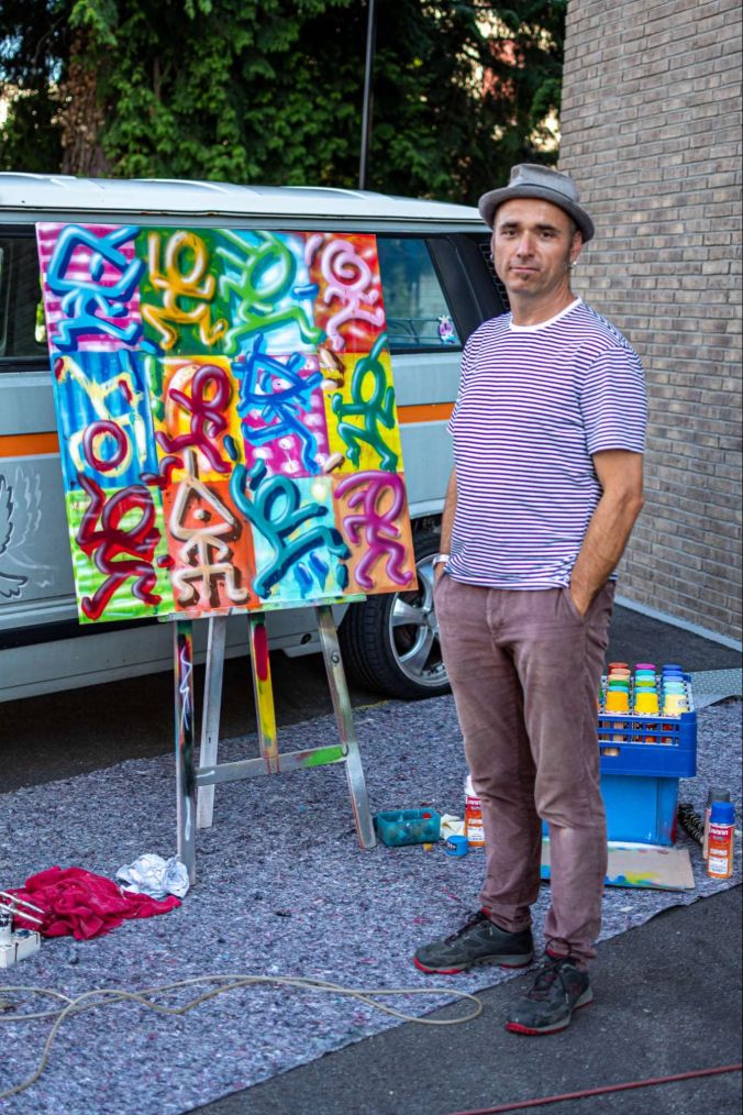 Pirmin Breu mit seinem Live-angefertigten Kunstwerk.