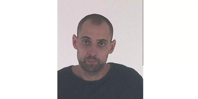 Die Basler Polizei fahndet nach diesem Mann, der aus einer psychiatrischen Klinik geflohen ist. Psychiatrie