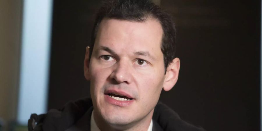 Der geplante Prozess gegen Staatsrat Pierre Maudet könnte sich verzögern. Ein Mitangeklagter fordert weitere Ermittlungen. (Archivbild)