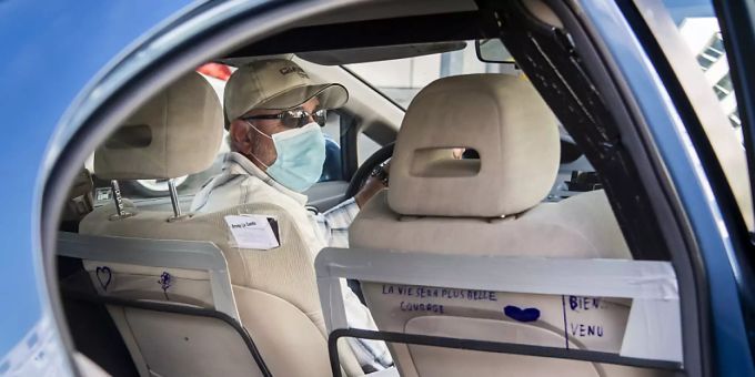 Die Corona-Pandemie hat beim US-Fahrdienst-Vermittler Uber tiefe Spuren hinterlassen. (Archivbild) Uber