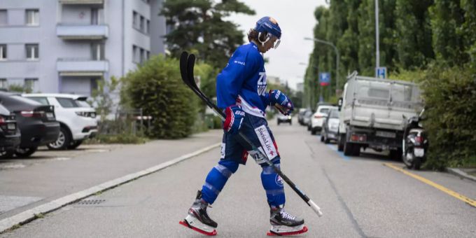 Die ZSC Lions spielten während dem Testspiel gegen die Rapperswil-Jona Lakers im ersten Drittel mit Schutzmasken. zsc lions