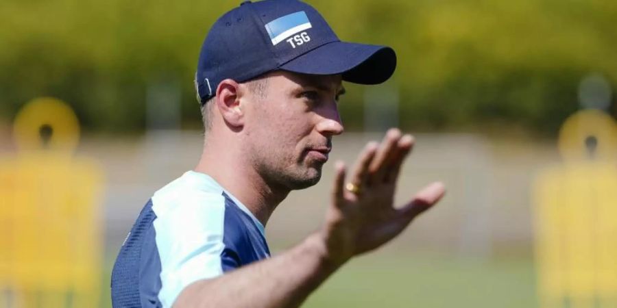 Sebastian Hoeness freut sich auf sein Debüt als Trainer von 1899 Hoffenheim. Foto: Uwe Anspach/dpa